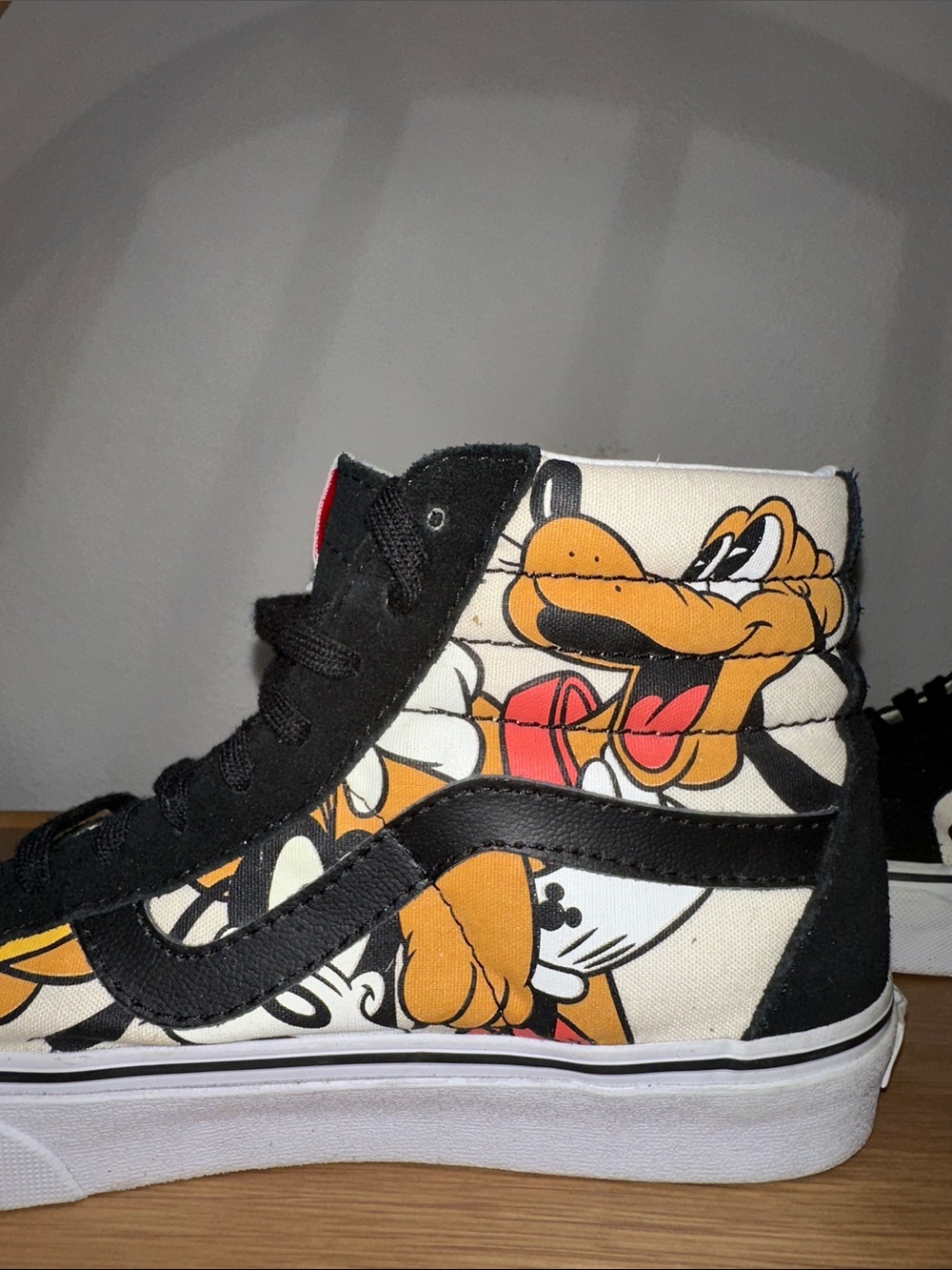 2015 Vans Disney Sk8-Hi sneakers featuring Mickey, Goofy, Pluto, and Donald - Picture 8 of 11